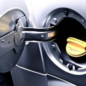 Why-Do-Cars-Have-Gas-Tanks-on-the-Left-or-Right