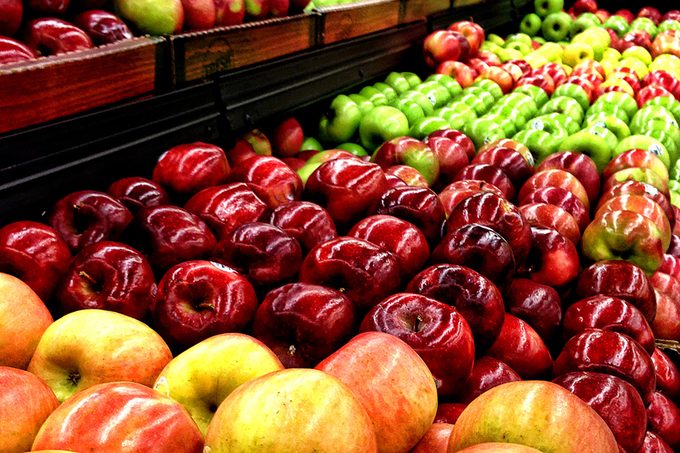 Here’s the Gross Truth About the Apples You’re Buying at the Supermarket