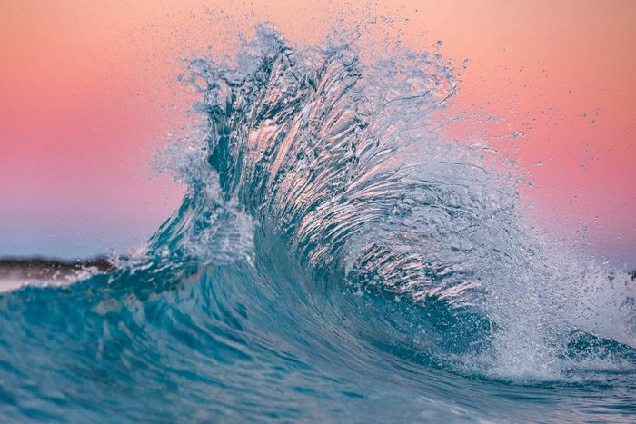 20 Breathtaking Ocean Wave Photos You Won’t Believe Are Real