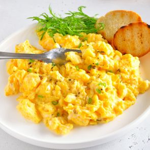 Scrambled Eggs On Plate Gettyimages 1392567688 Ft