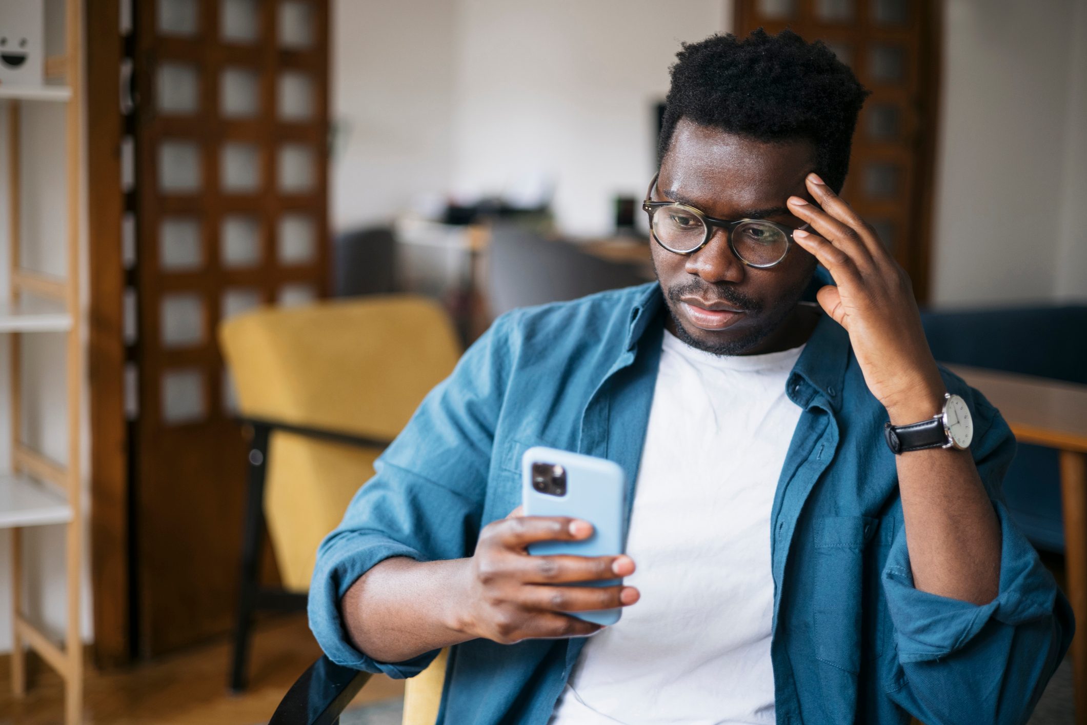 Reading messages using a smartphone
