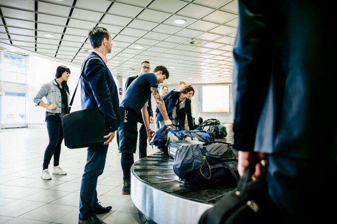 11 Things You Should Never Do at Baggage Claim