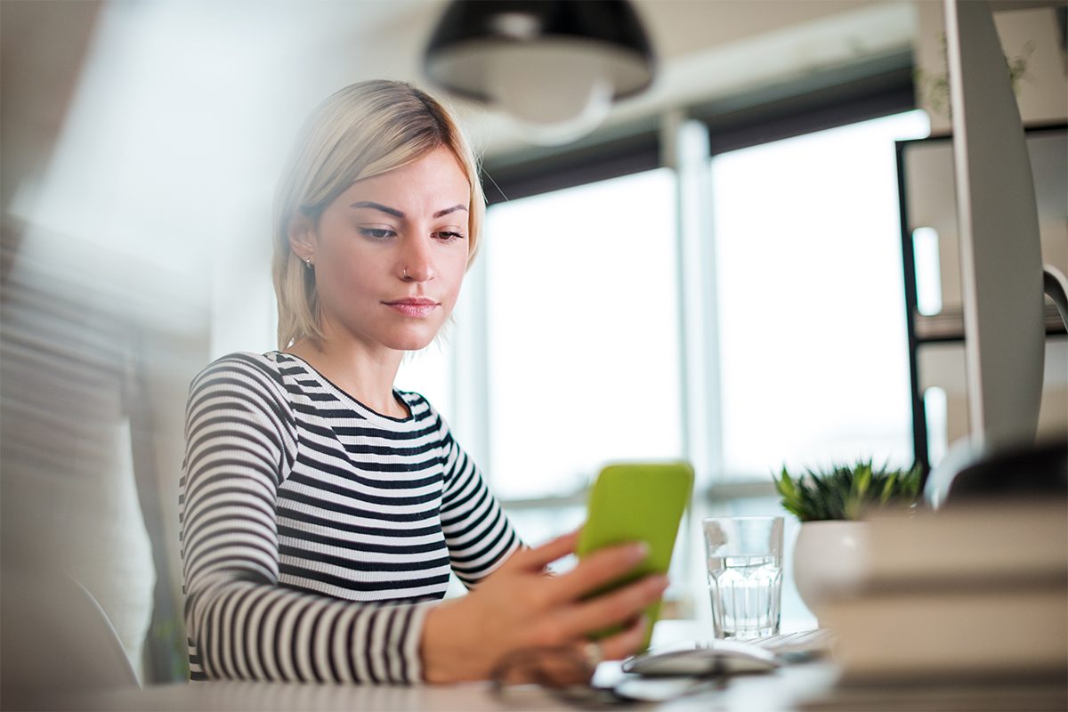 12 Things You Should Never Do Over Text Message Gettyimages 501486488