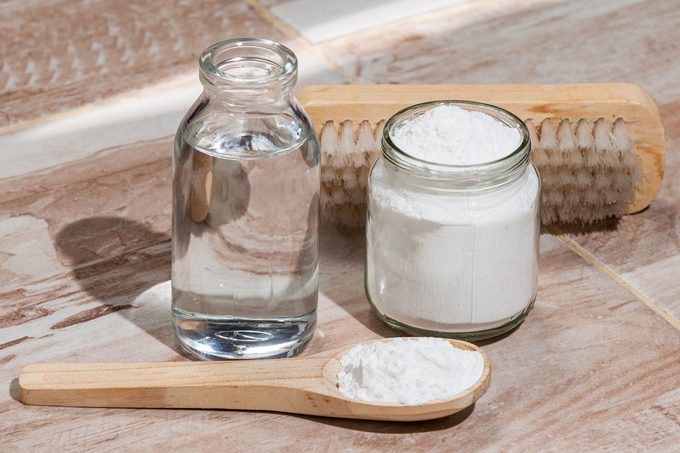 The 3 Things You Should Never Mix with Vinegar
