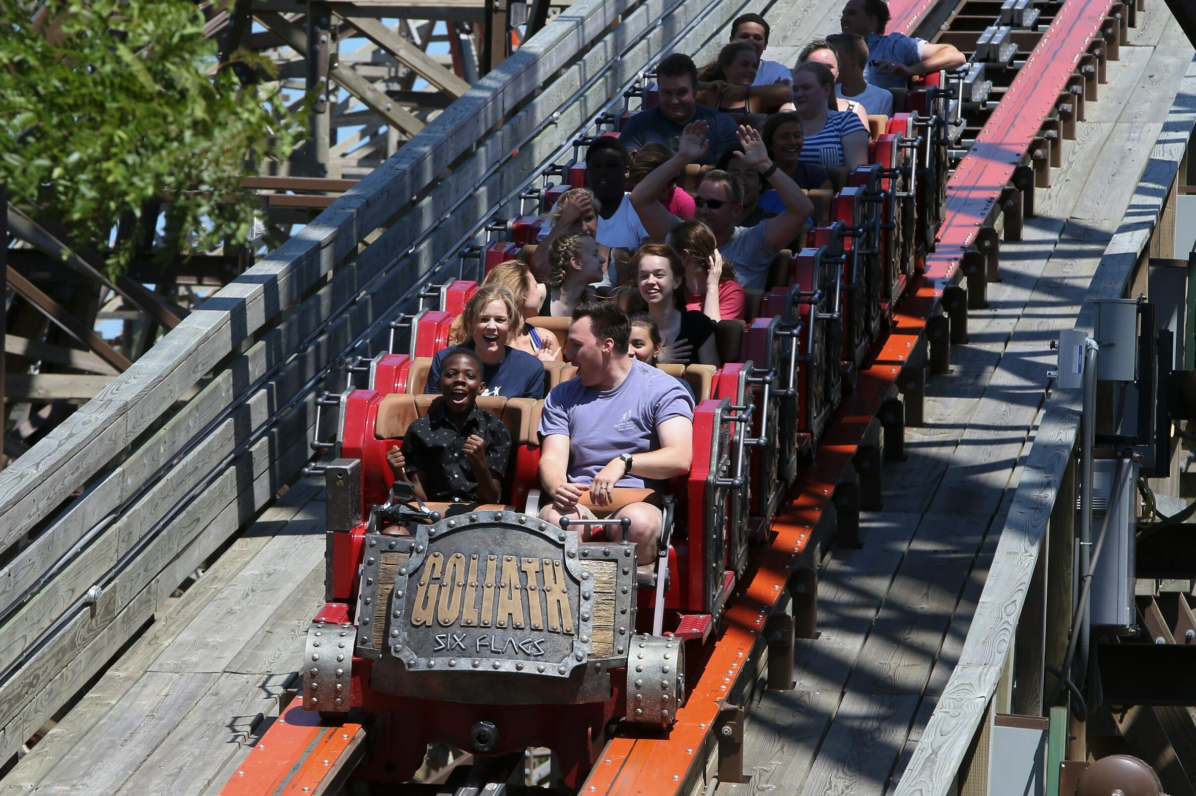 Chicago Big Brothers, Big Sisters Experience Thrill of First Roller Coaster Ride with Help of Wyndham Rewards